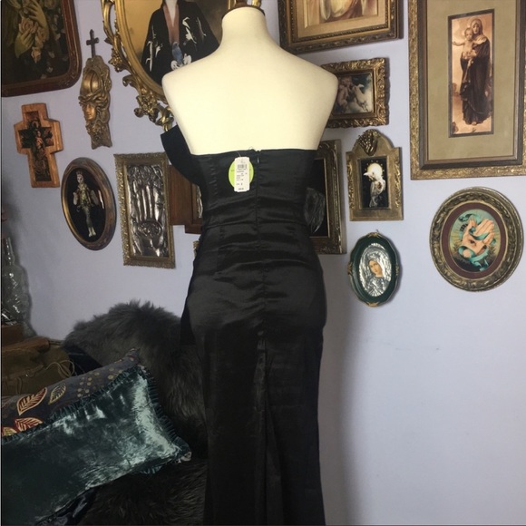 Windsor Daisy Taffeta Crumb Catcher Maxi Dress Small mermaid contour silhouette - Picture 13 of 14